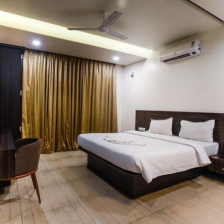 Hotel Manasi Inn Satara Ngoại thất bức ảnh