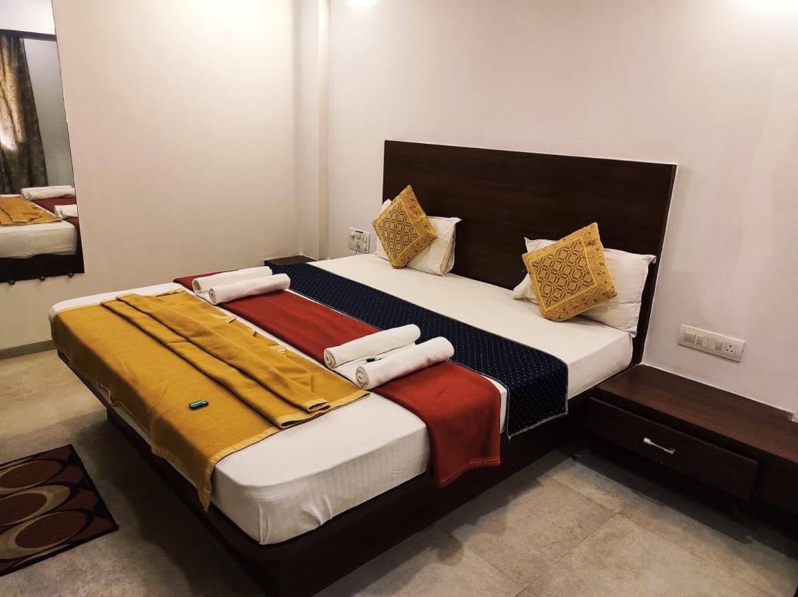 Hotel Manasi Inn Satara Ngoại thất bức ảnh