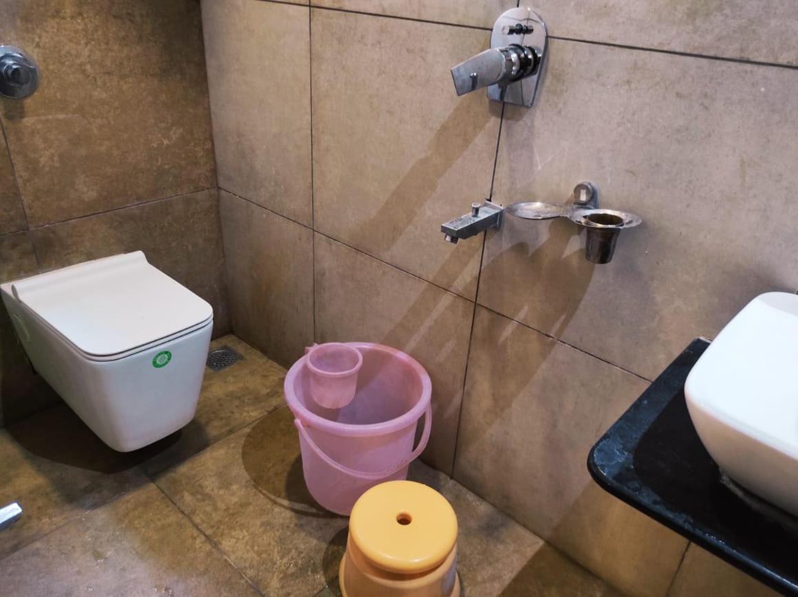 Hotel Manasi Inn Satara Ngoại thất bức ảnh