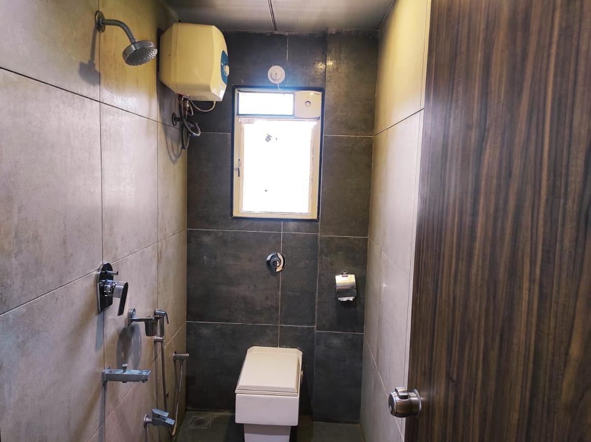 Hotel Manasi Inn Satara Ngoại thất bức ảnh