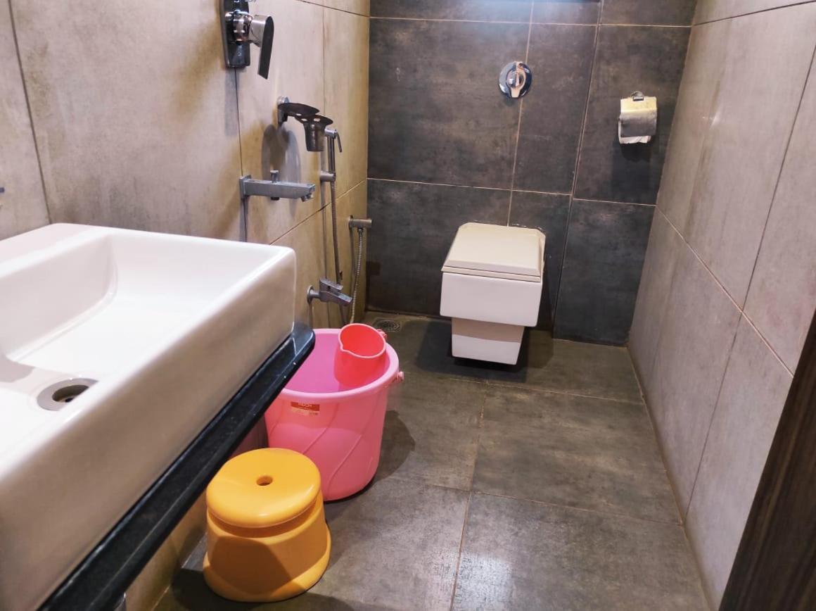 Hotel Manasi Inn Satara Ngoại thất bức ảnh